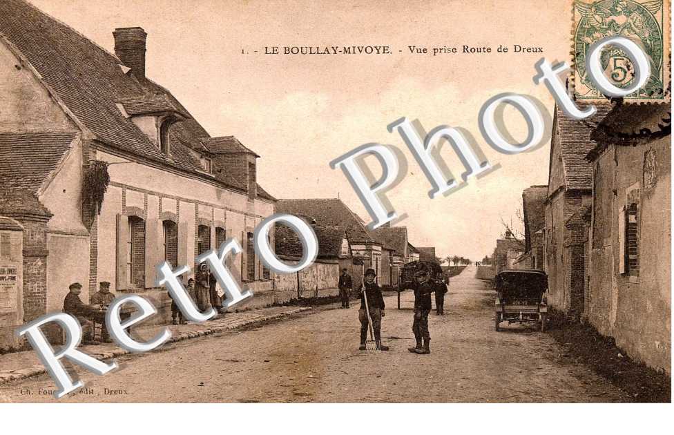 Vue prise de la route de Dreux