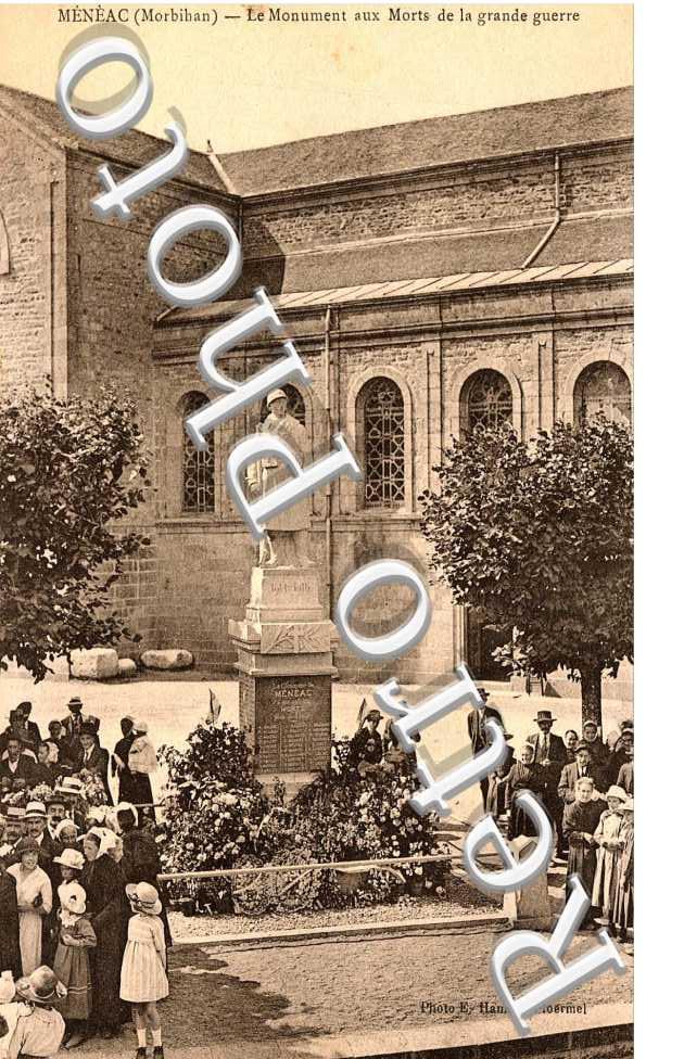LE MONUMENT AUX MORTS