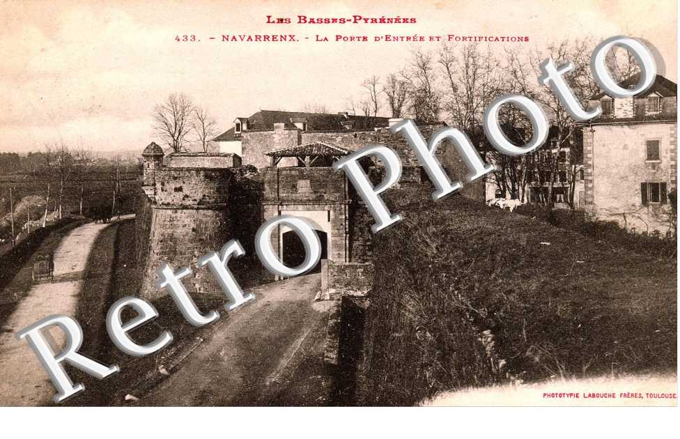 La Porte d'Entrée et Fortifications