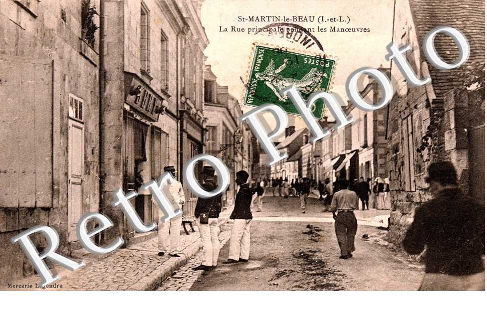 La rue principale tendant les manoeuvres