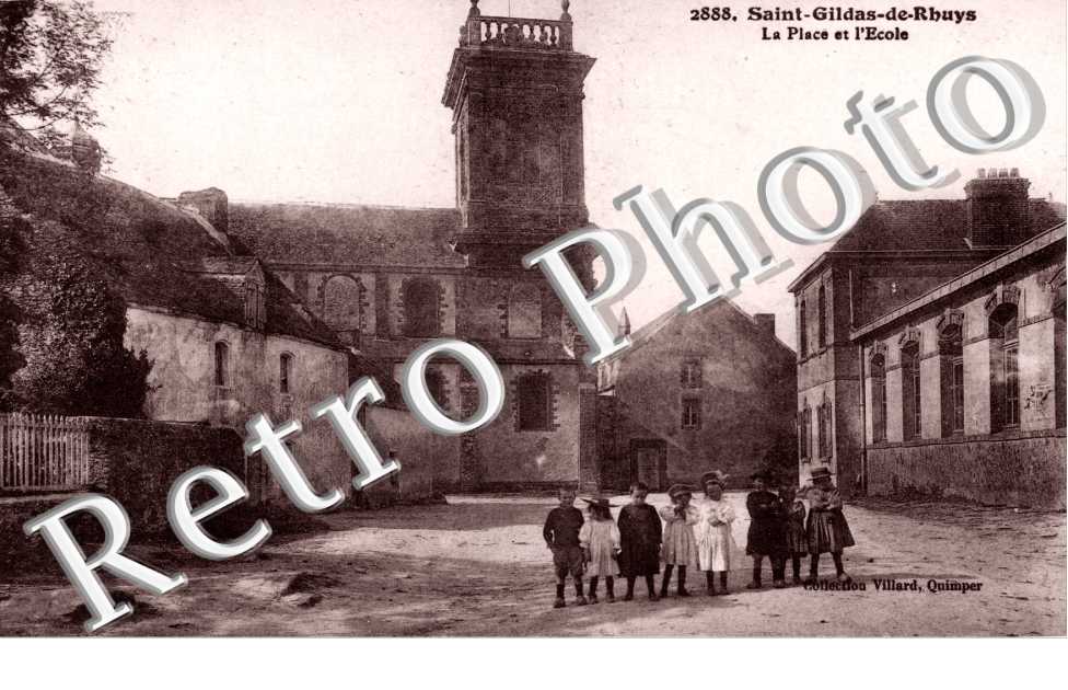 la place et l'ecole