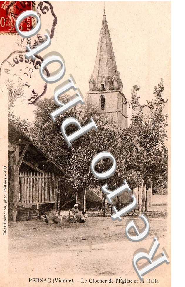 le clocher de l'eglise et la halle. T10ct