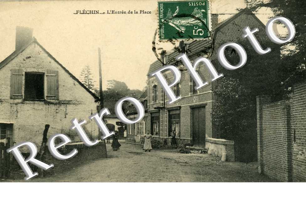 l'entree de la place