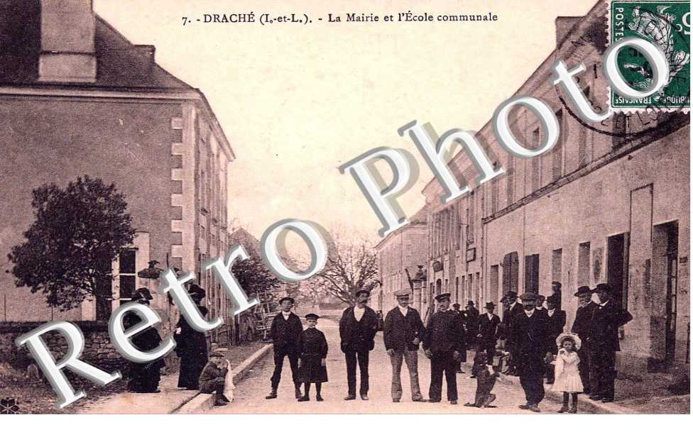  LA MAIRIE ET L'ECOLE COMMUNALE