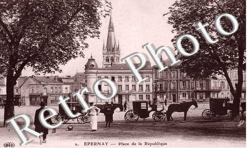 PLACE DE LA REPUBLIQUE