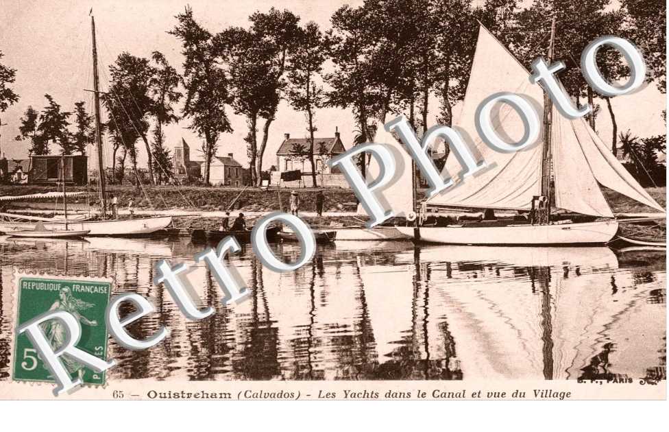 Les yachts dans le canal