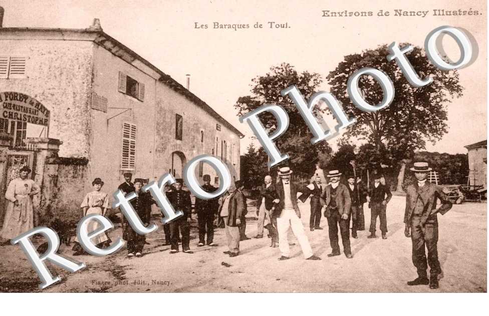 LES BARAQUES DE TOUL (HOMMES A CHAPEAUX)