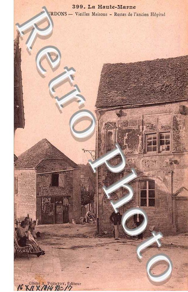 Vieilles maisons - restes de l'ancien hopital