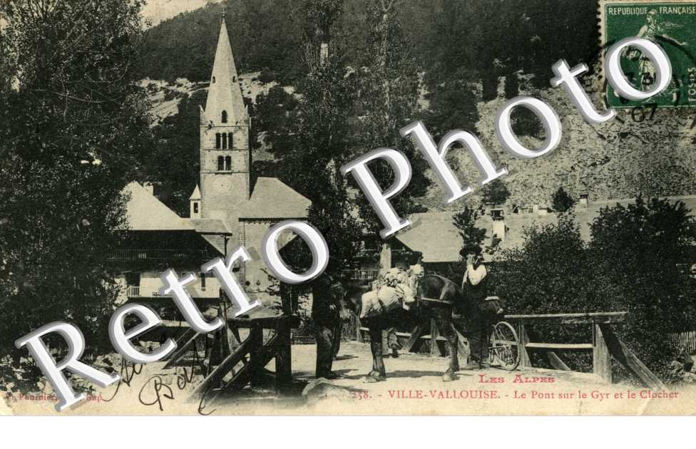 Le pont sur le Gyr et le clocher