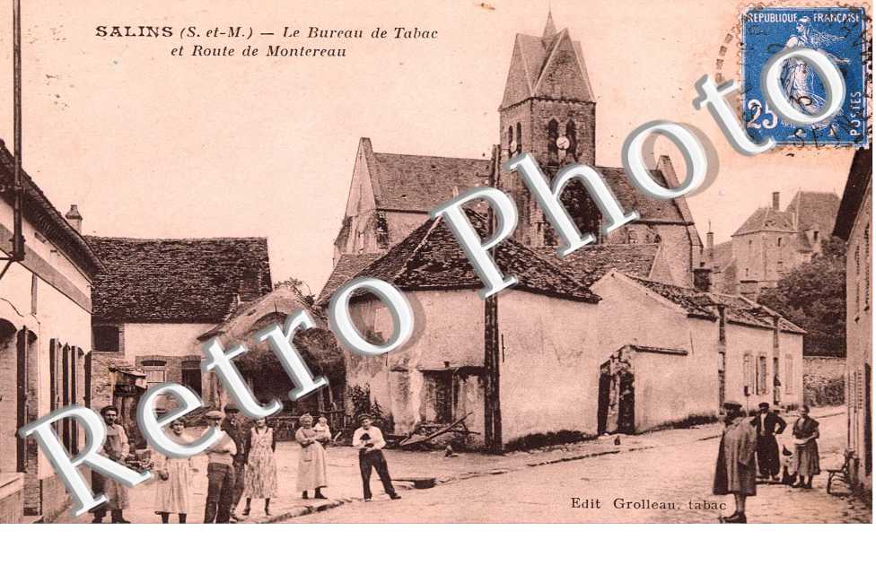 Le bureau de tabac et route de Montereau
