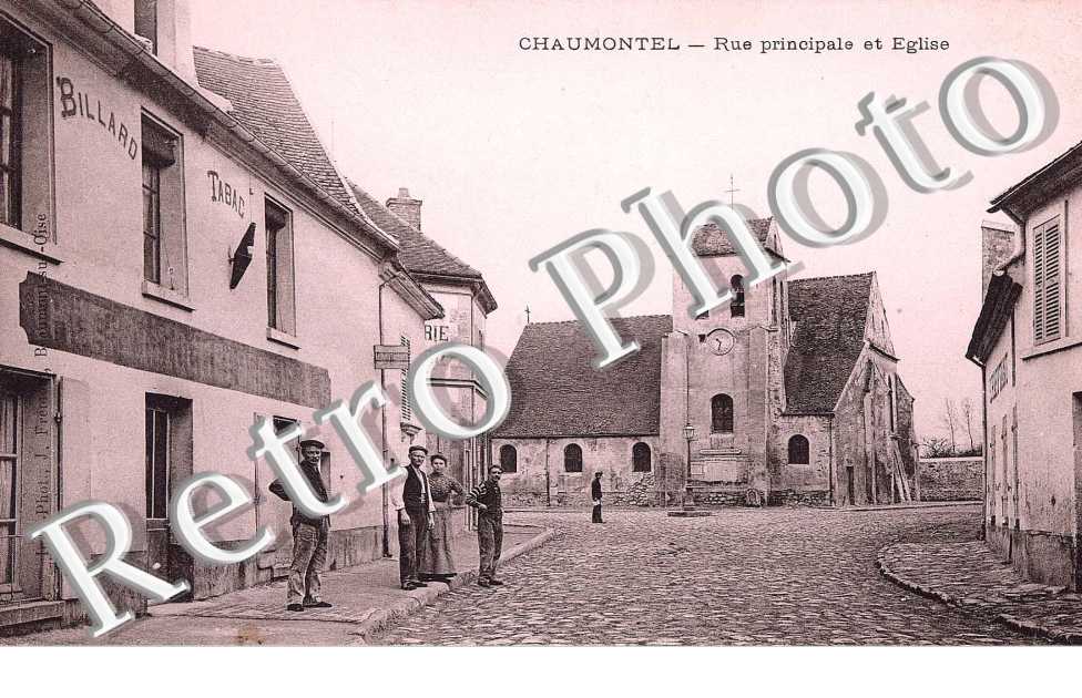 rue principale et eglise