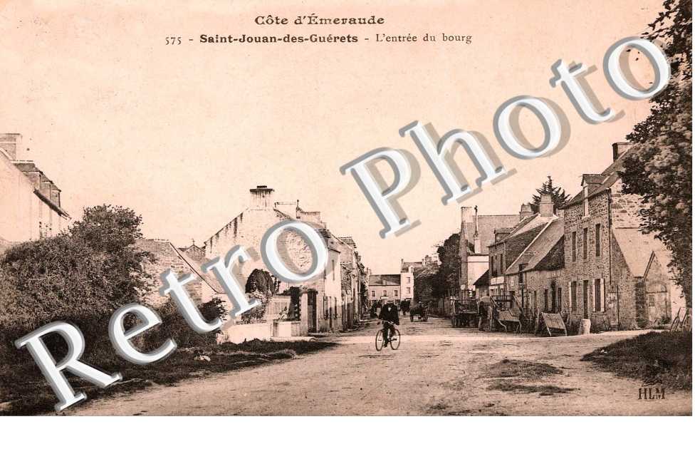 L'ENTREE DU BOURG