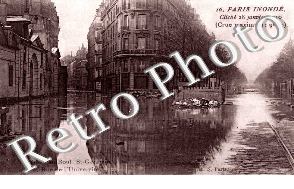 Boulevard Saint Germain et rue de l'Universite