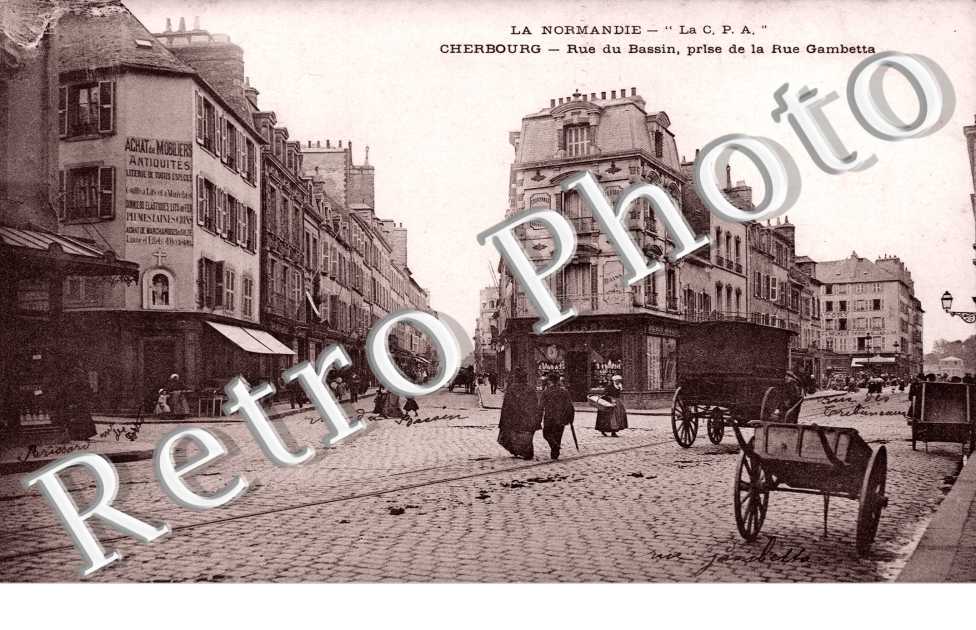La Rue du Bassin prise de la rue Gambetta
