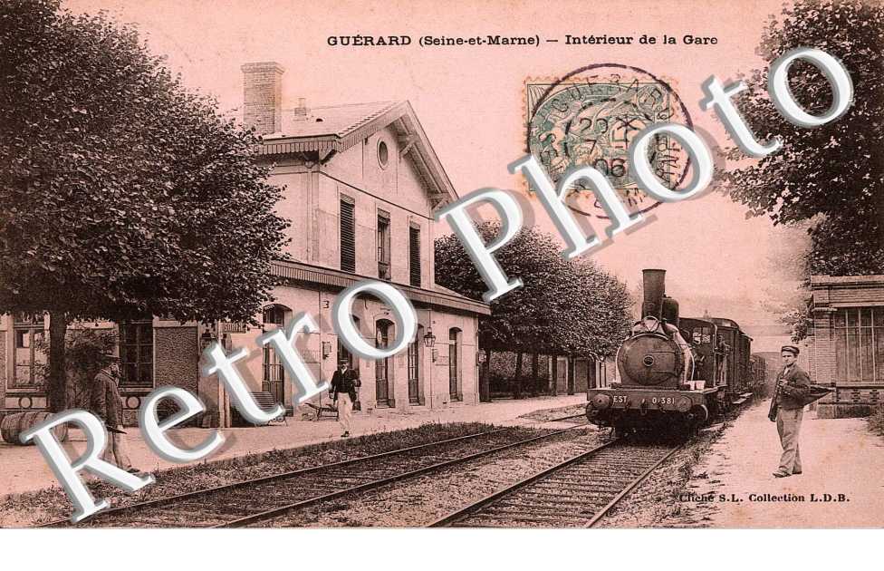 Interieur de la gare - locomotive