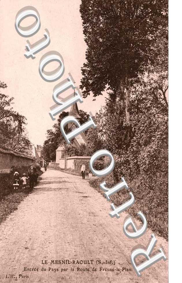 Entree du Pays par la route de Fresne le Plan