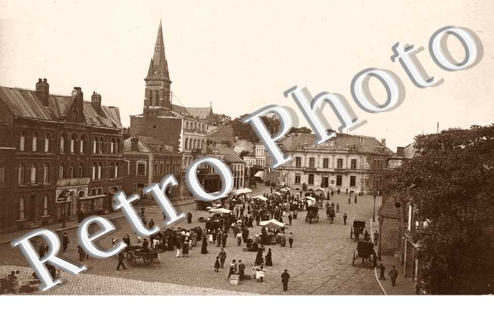 (une vue de la place )