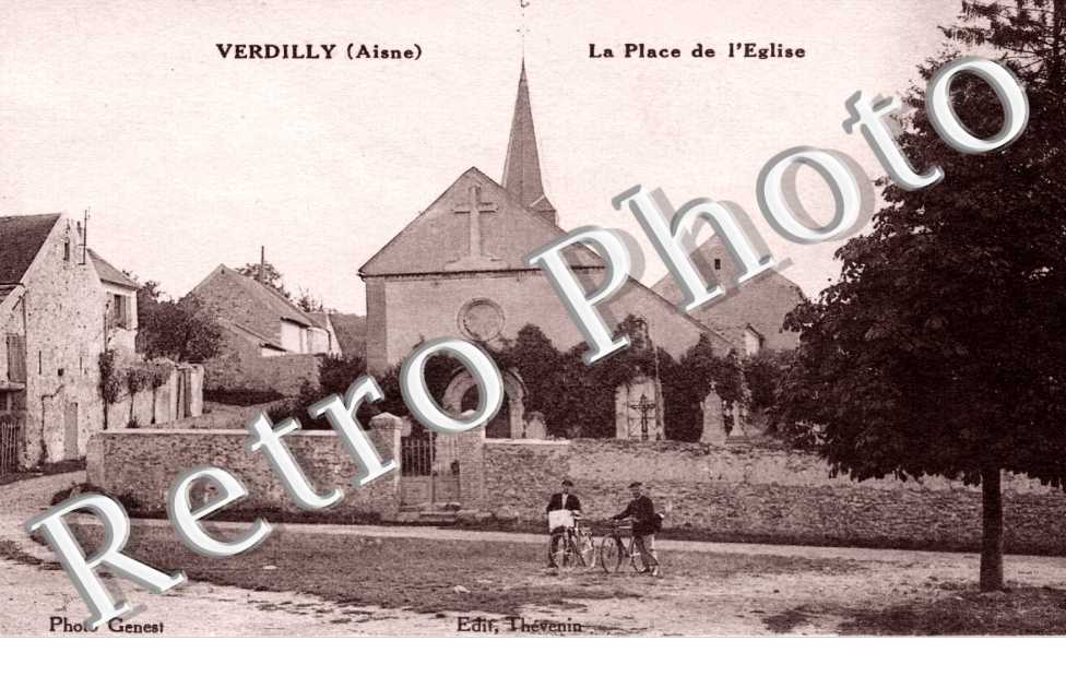 LA PLACE DE L'EGLISE
