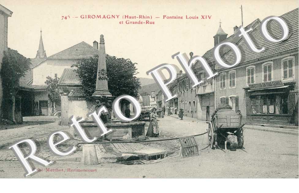 FONTAINE LOUIS XIV et grande rue
