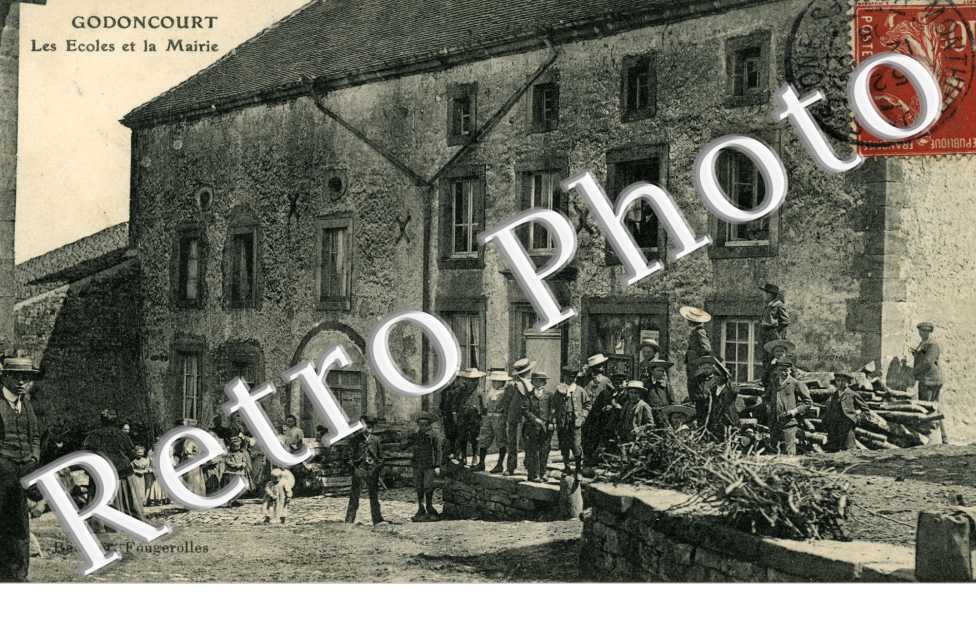 Les Ecoles et la Mairie
