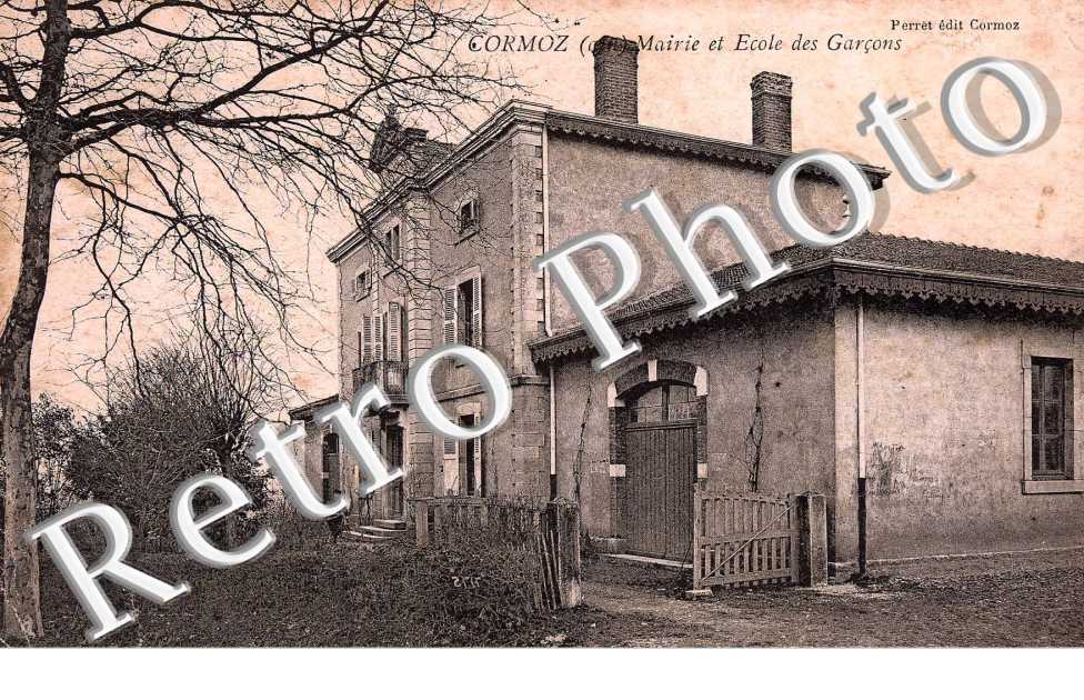 Mairie et ecole des Garcons