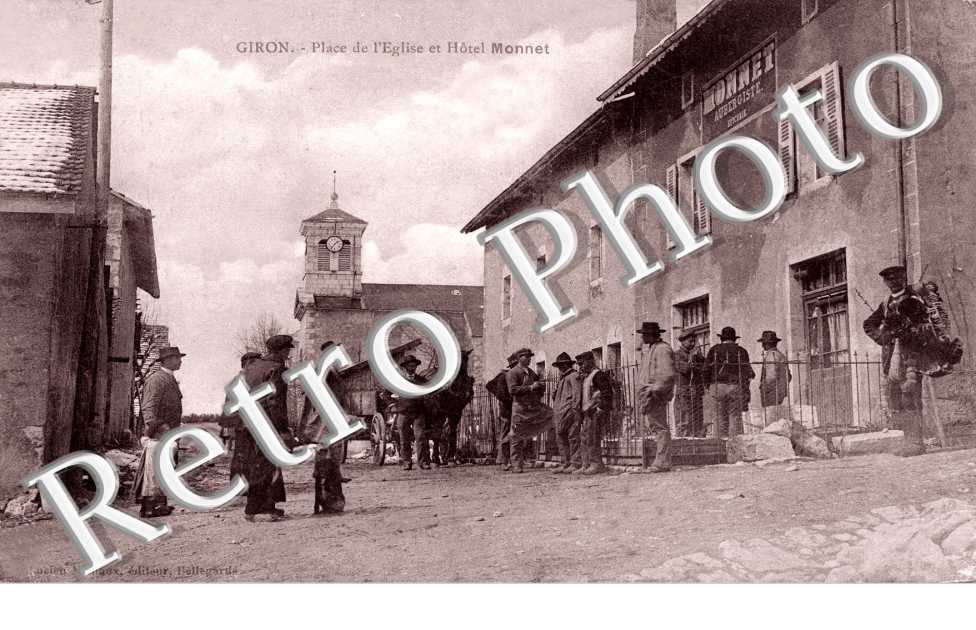 place de l'eglise et Hotel Monnet