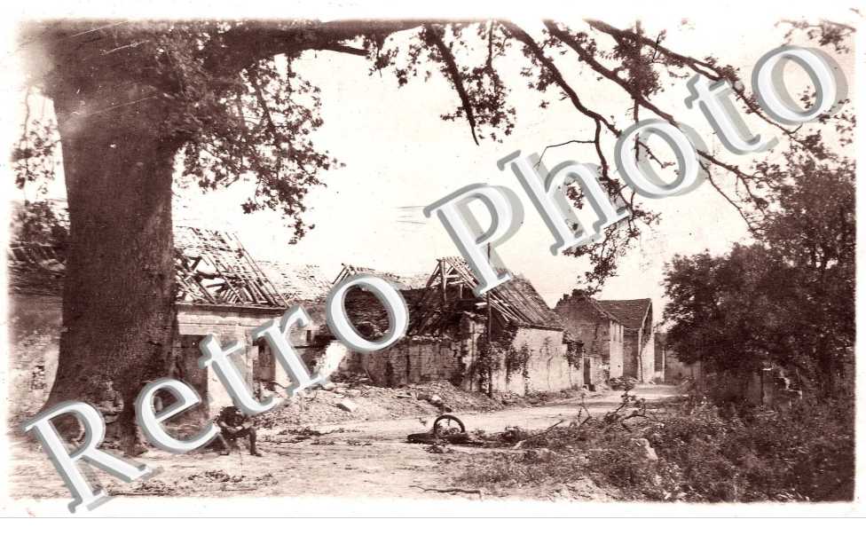 Ruines et militaires allemands