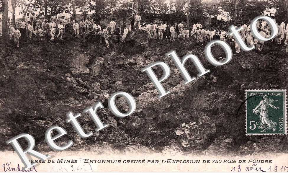 guerre de mines .entonnoir creuse par l'explosition de 760 kgs de poudre