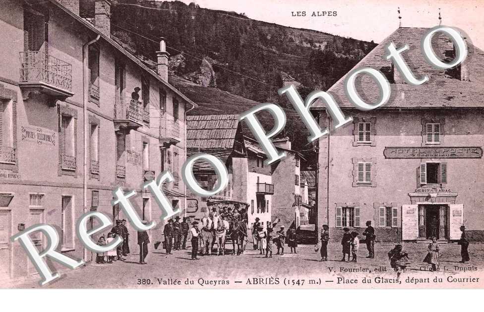 place du Glacis, depart du Courrier