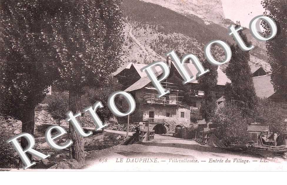Entree du village - Villevallouise