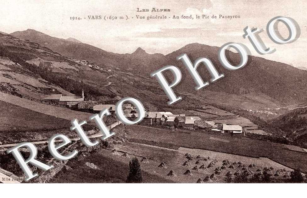 vue generale Au fond le pic Paneyron