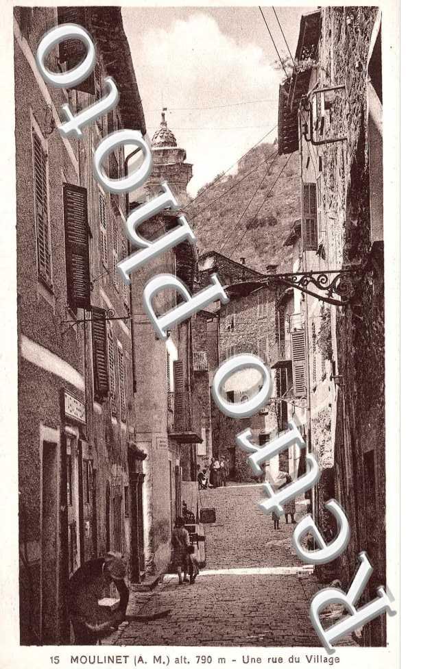 Une Rue du Village