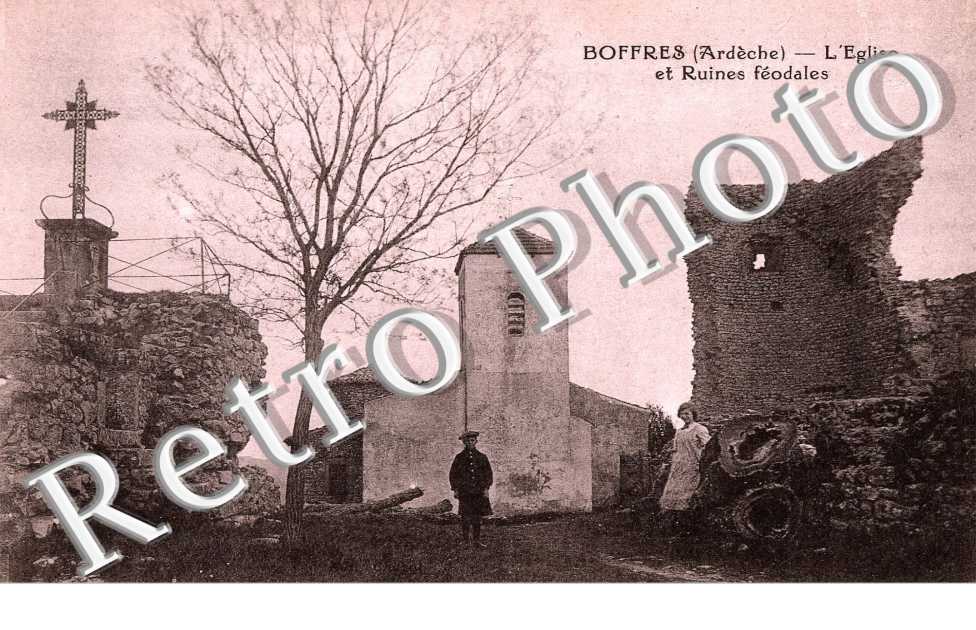 L'eglise et ruines feodales
