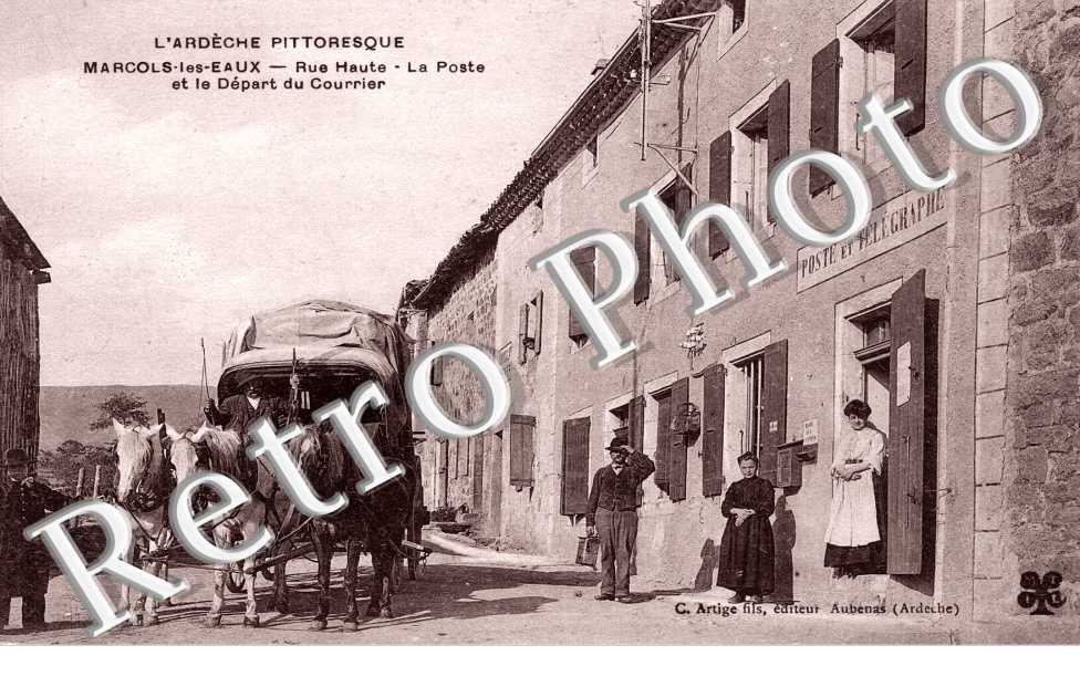 Rue haute - la poste et le depart du courrier
