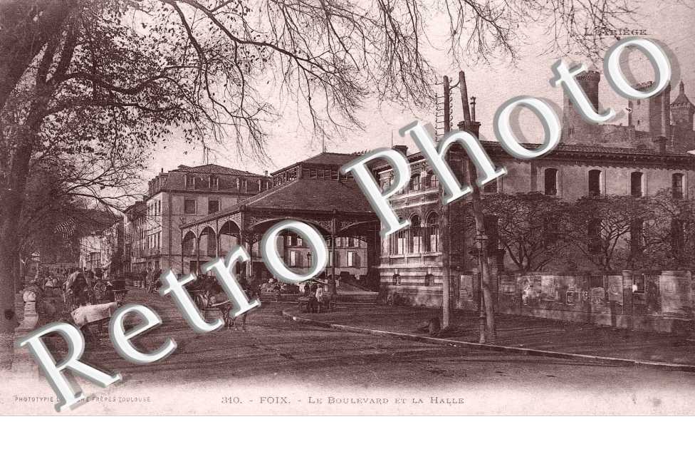 le boulevard et la halle (MARCHE)