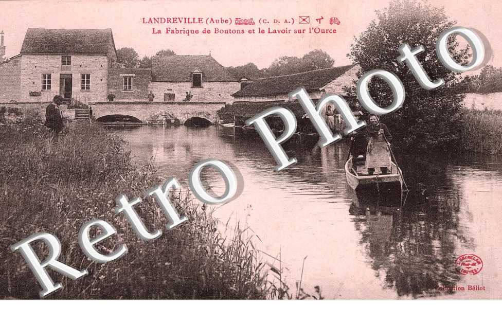La fabrique de boutons et le lavoir sur l'Ource