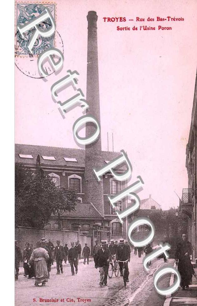 RUE DES BAS TREVOIS  Sortie de l'Usine Poron