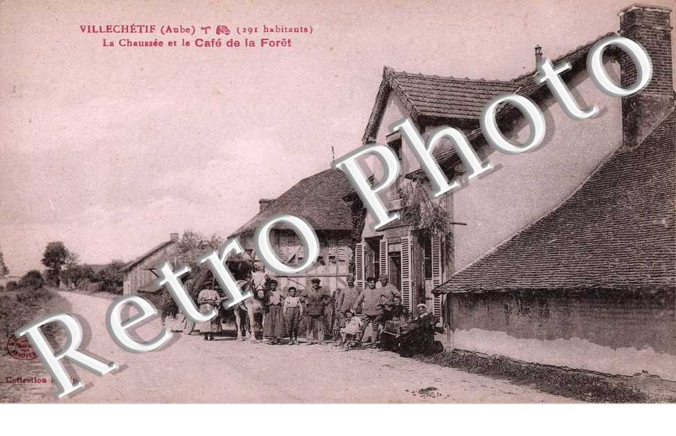 La Chaussee et le Cafe de la Foret