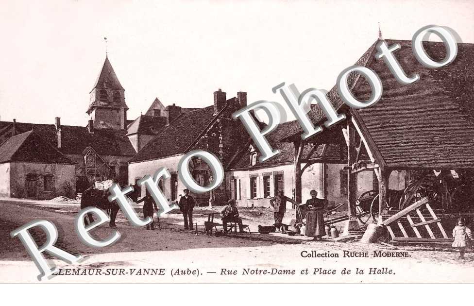 rue Notre-Dame et place de la halle