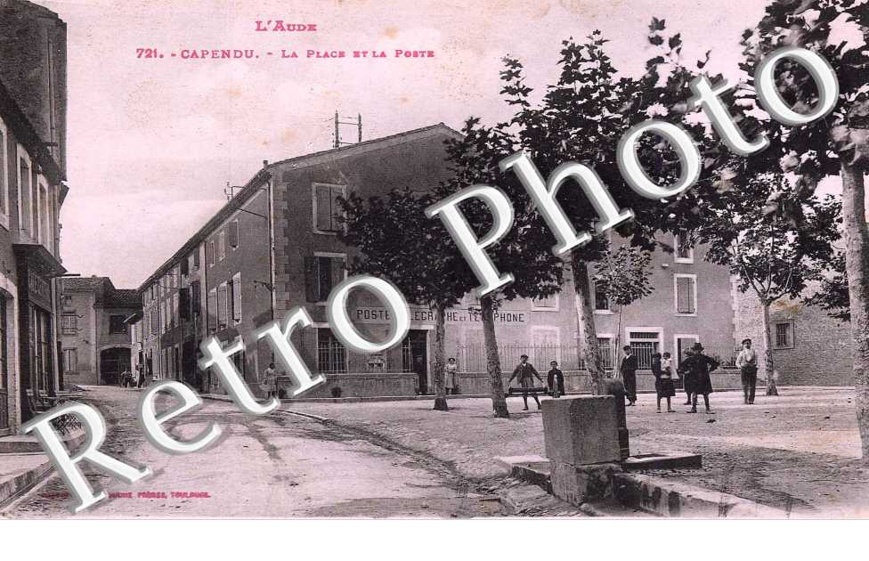La place et la poste