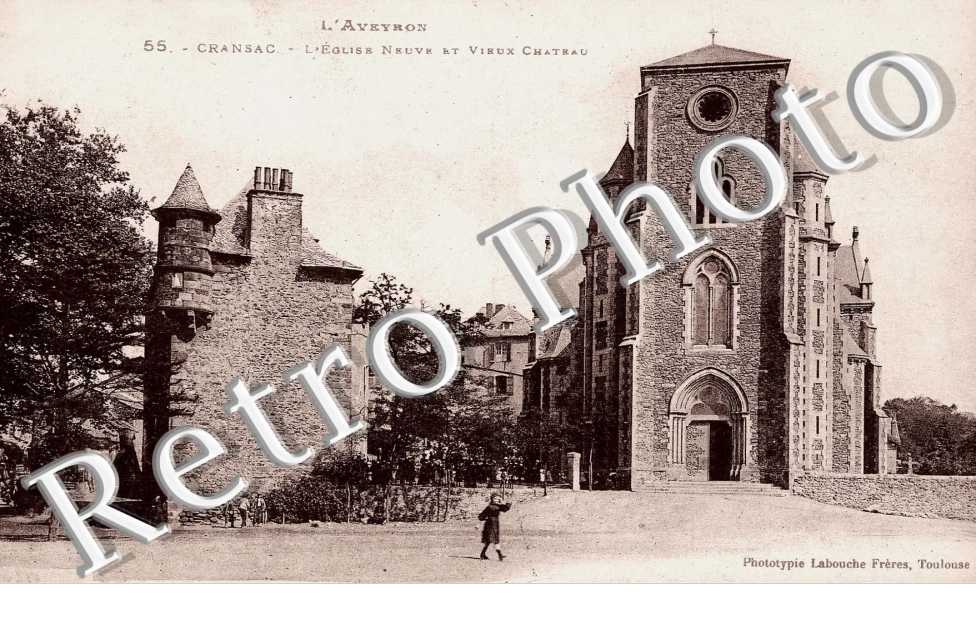 L'eglise neuve et vieux chateau