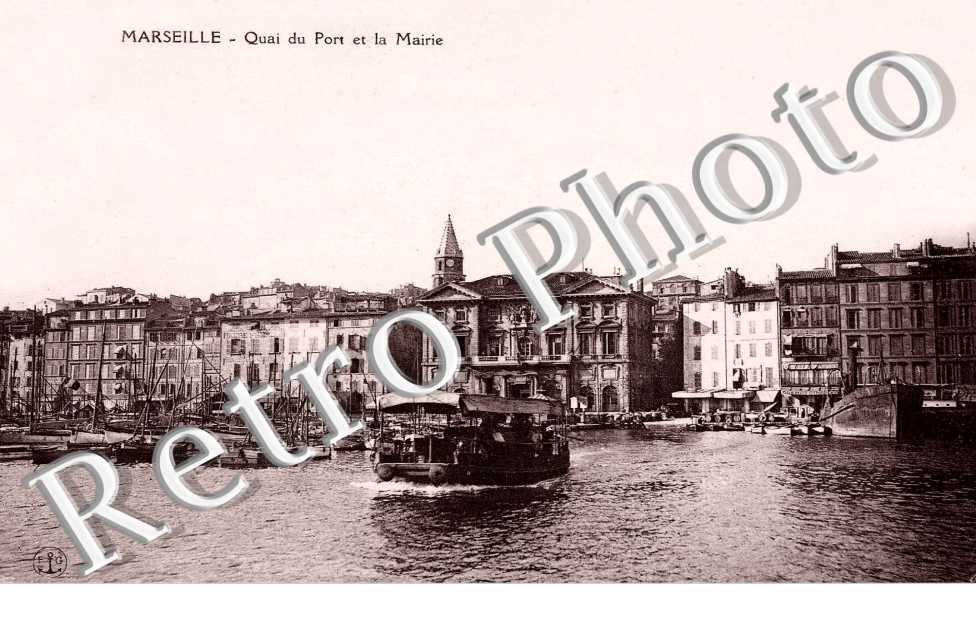 Quai du port et la mairie