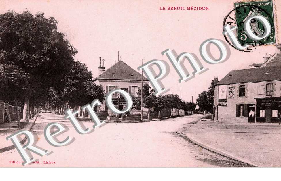 Le Breuil Mezidon l'avenue vue generale