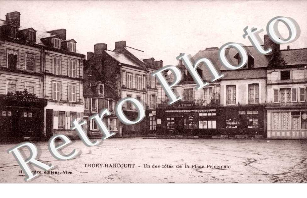 Un des côtés de la Place Principale