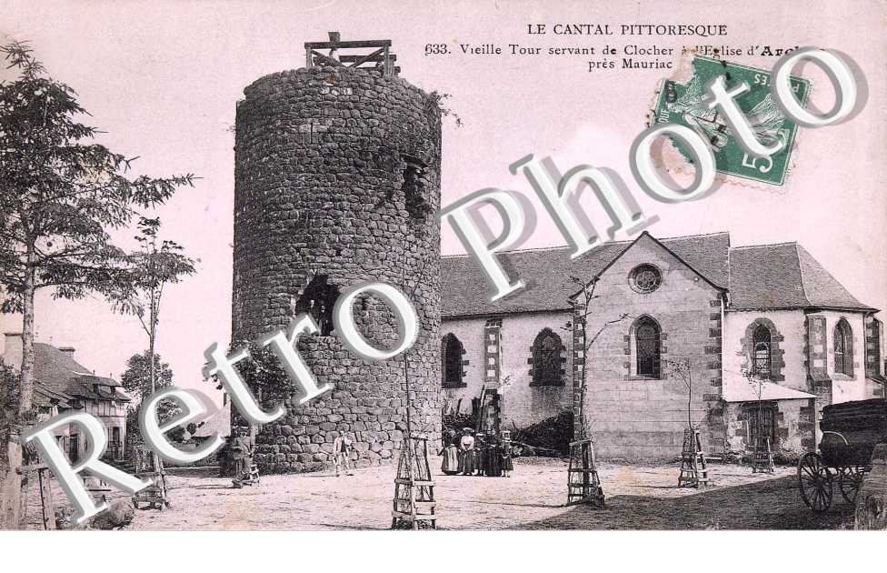 Vieille tour servant de clocher a l'eglise