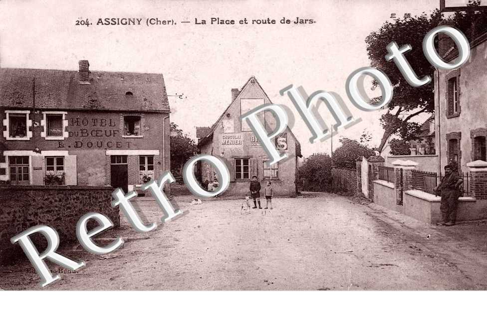 La Place et route de Jars