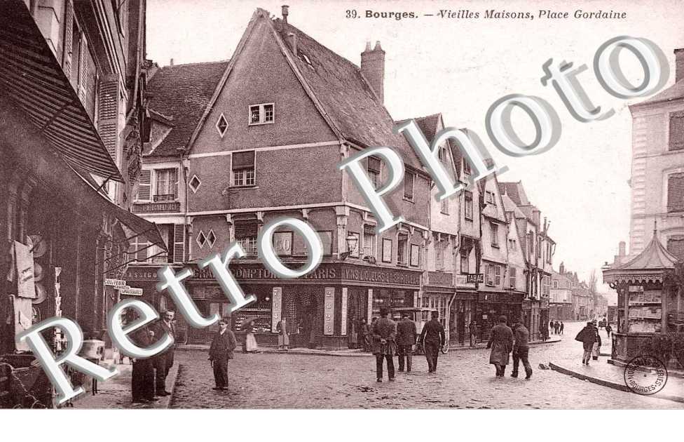 Vieilles maisons Place Gordaine