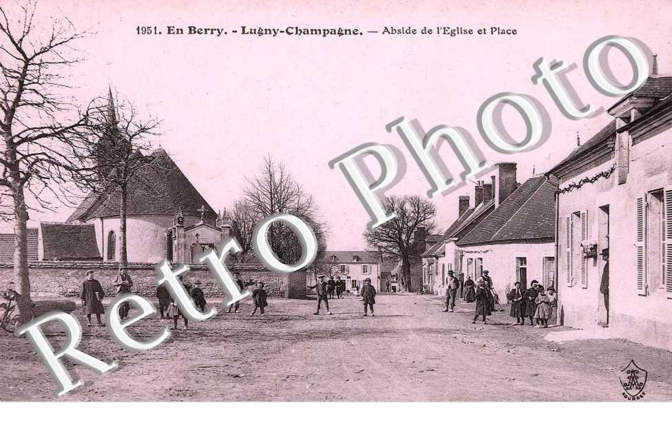 ABSIDE DE L'EGLISe ET PLACE