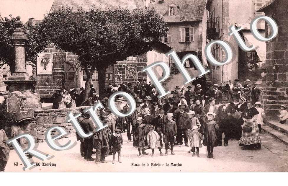 Place de la Mairie - Le Marche