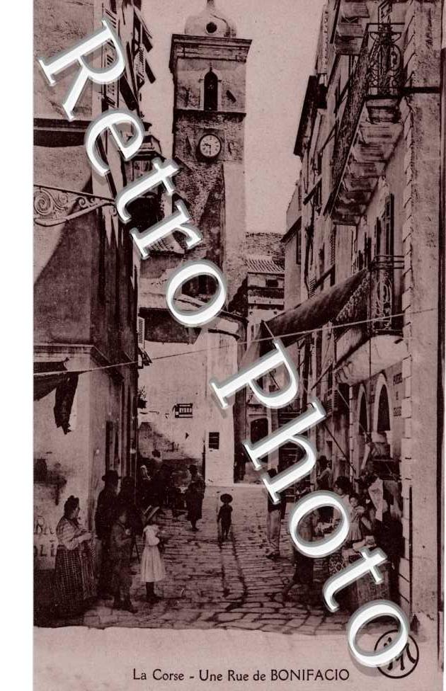 une rue de Bonifacio